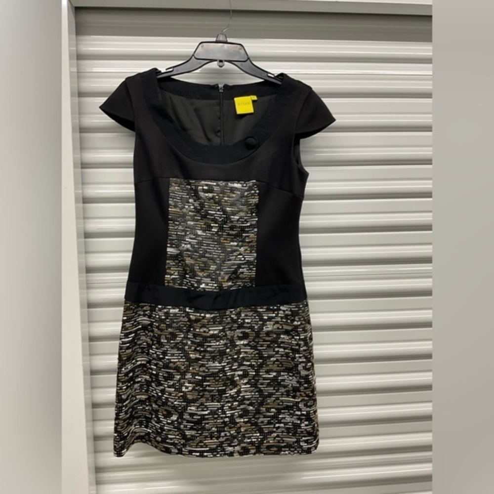 Elegant Black and Gold Women's Dress Size 6